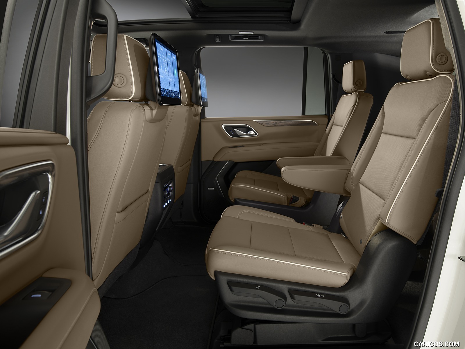 2021_chevrolet_suburban_28_1600x1200
